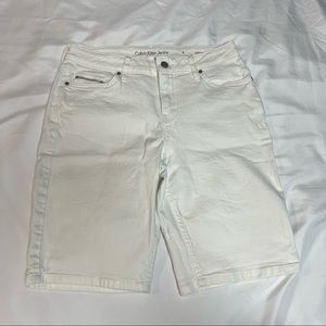 ✨SALE✨ Calvin Klein Jeans White Bermuda Shorts
